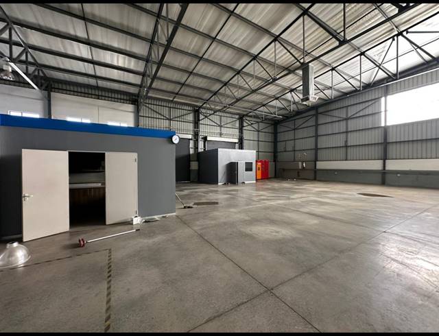 2,294M² WAREHOUSE TO LET IN COSMO BUSINESS PARK